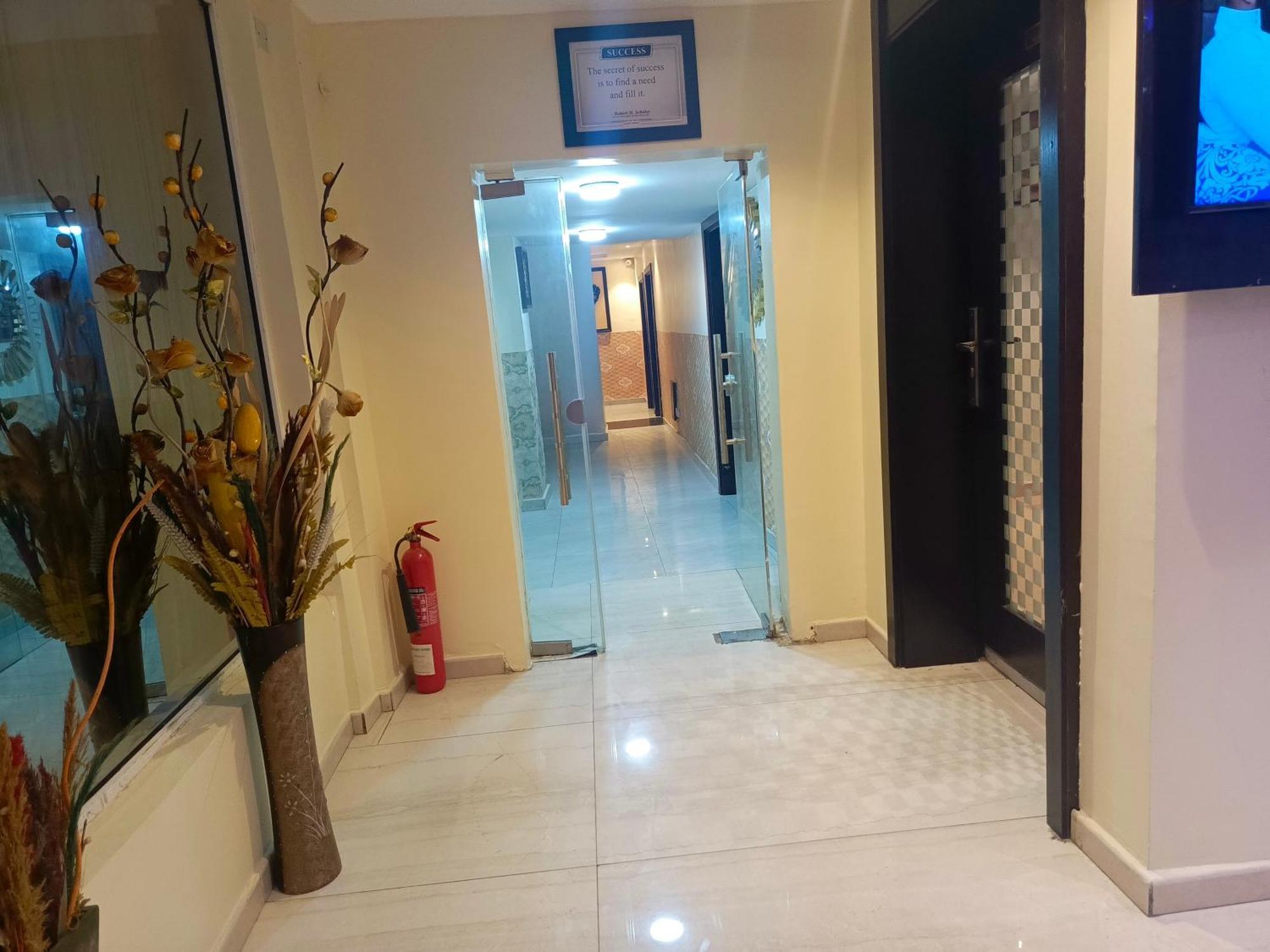 Ikad Hotel And Suite Lagos Exterior photo